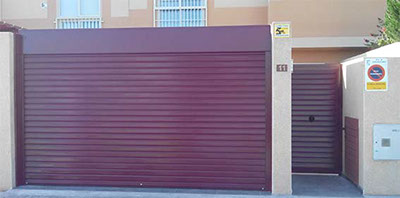 %_tempFileNamepuerta%20enrollable%20de%20aluminio%20con%20peatonal%20a%20juego%